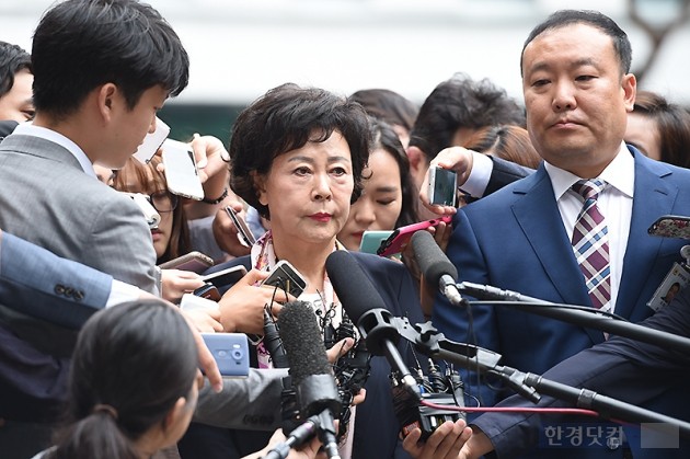 [포토] 담담한 표정의 신영자 이사장