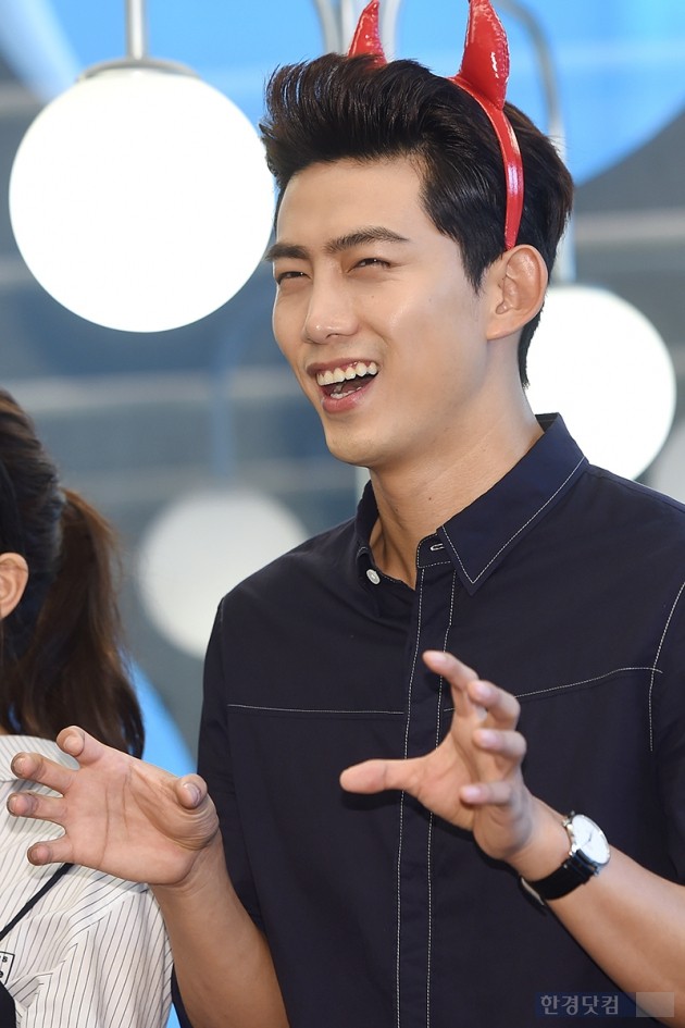 옥택연, 마성의 눈웃음 | 한국경제 옥택연, 마성의 눈웃음 | 한국경제
