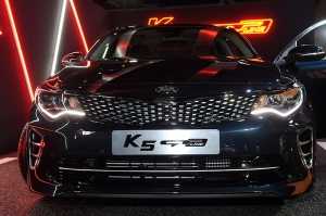  2017 K5 GT-Line, '군더더기 없는 디자인'