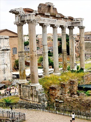 이탈리아의 포로 로마노(로마 공회장) 유적지