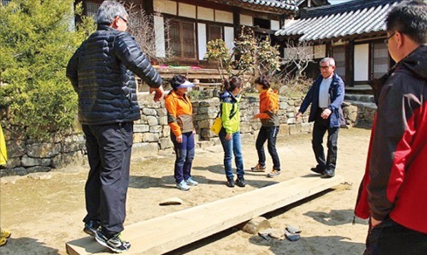 [팜 스테이] 전남 구례군 은하수행복마을, 지리산·섬진강 품에 안겨 밀밭 걷고 한옥 탐방