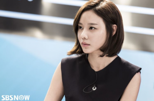 &#39;원티드&#39; 김아중, 복잡미묘한 눈빛 포착 &#34;대체 범인은 누구야?&#34;