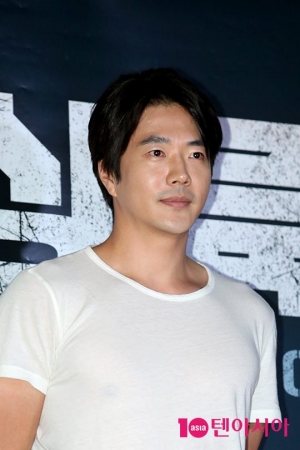 [TEN PHOTO] 권상우, '말이 필요 없는 조각형 외모'(인천상륙작전)