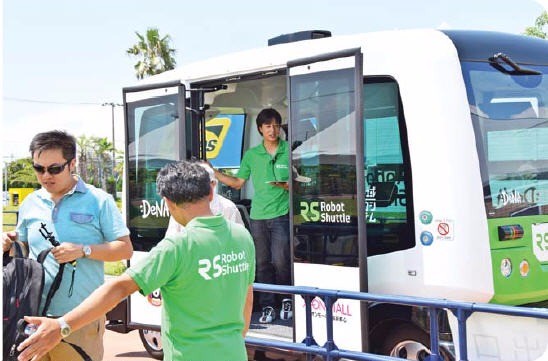 일본 지바시에서 지난 4일부터 시범운행하는 DeNA의 자율주행 버스 ‘로봇셔틀’