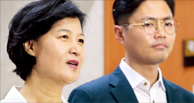 추미애 더불어민주당 당 대표 후보가 15일 국회 정론관에서 기자회견을 하고 있다. 연합뉴스