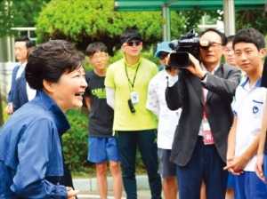 "진학 대신 기술명장에 도전"…고졸 '신산업 전사' 7천여명 키운다