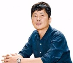 [人사이드 人터뷰] 밀리언셀러 여행에세이 작가 겸 시인 이병률 씨 