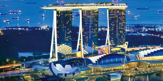 싱가포르의 랜드마크로 떠오른 마리나베이샌즈(MBS) 리조트 모습. 샌즈그룹 제공