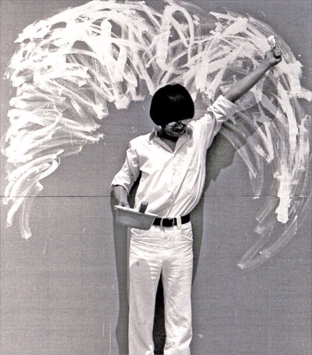 전위미술가 이건용 씨가 1976년 선보인 행위예술 '신체드로잉 76-2'