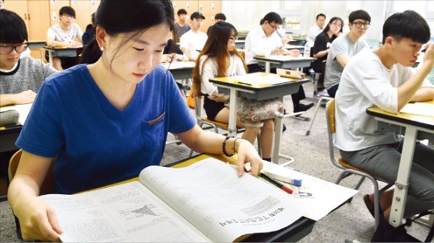 [하반기 공채도 한국경제신문] 취업난 시대 '필수 스펙' TESAT 고득점자  '특별대우' 받는다