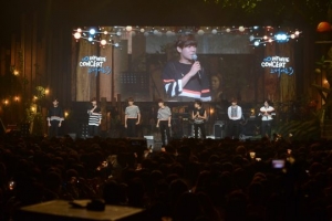 인피니트, 서울 찍고 부산까지..소극장 콘서트 &#39;성료&#39;