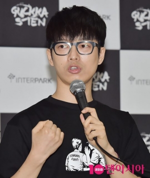 [TEN PHOTO]국카스텐 하현우 &#34;마음편하게 음악하는 국카스텐 되고 싶다&#34;