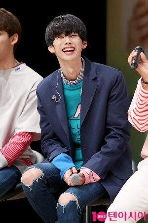[TEN PHOTO] 헤일로 희천, '눈을 감고 웃어요'(헤일로 쇼케이스)
