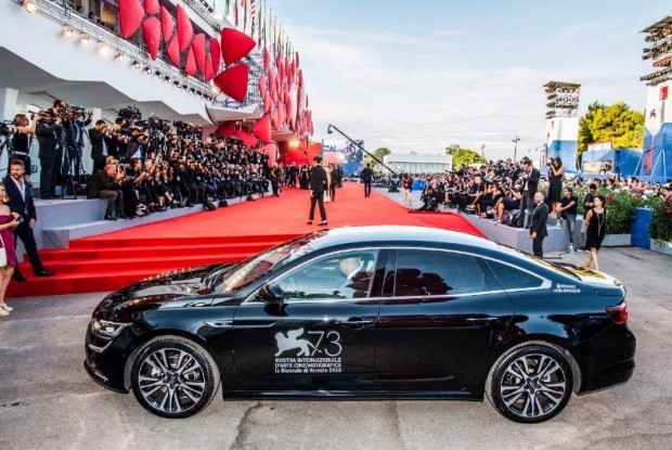 SM6의 유럽형 모델인 르노 탈리스만이 베니스 영화제 행사 기간에 배우들의 의전 차량으로 사용됐다. (사진=르노삼성 제공)