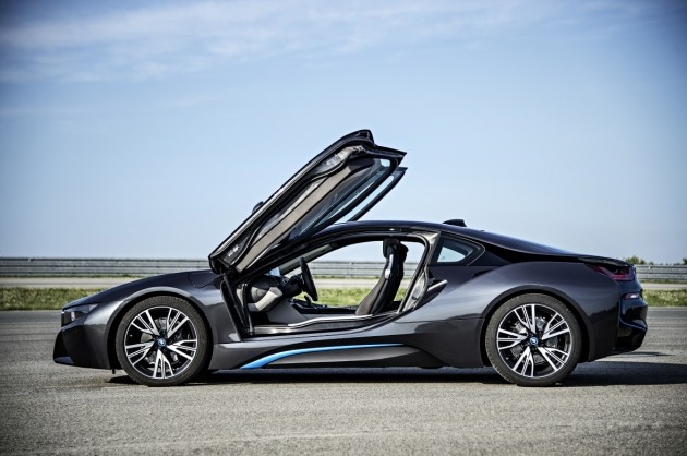 [시승기+] BMW PHEV 스포츠카 i8 타보니…친환경·고성능 다 잡았다