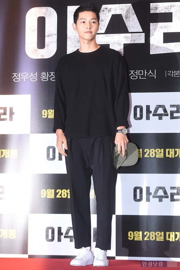 [HEI포토] 송중기, '자체발광 비주얼'