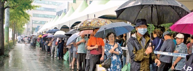 지난 주말 부산 명륜동에서 문을 연 ‘명륜 자이’ 모델하우스. GS건설 제공 