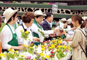 [2016 공감경영대상] 커피 찌꺼기 재활용해 천연 퇴비로 활용