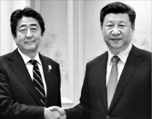 아베 "남중국해, 국제법 따라야"…시진핑 "일본, 언행에 신중하라"
