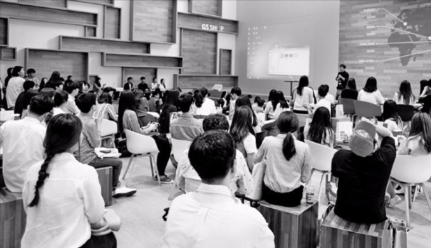 GS샵은 지난 10~11일 취업준비생 900여명을 대상으로 서울 양평동 강서N타워에서 ‘GS샵 채용설명회’를 열었다. GS샵 제공