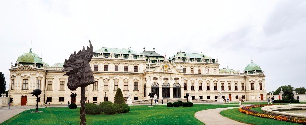 구스타프 클림트의  작품이 전시된 벨베데레 궁전. 