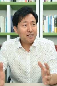 [홍영식의 정치가 뭐길래] 치고 나오는 50대 잠룡들…대선 주역? 불쏘시개?