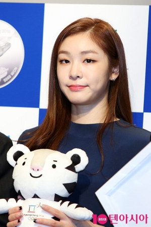 [TEN PHOTO] 김연아, '올림픽 마스코트 수호랑과 함께'