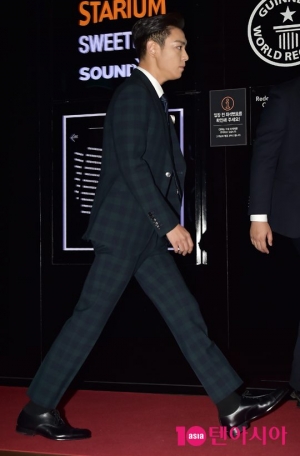 [TEN PHOTO]빅뱅 탑 &#39;어둠을 밝히는 외모&#39;