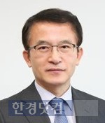 윤병남 서강대 총장직무대행.