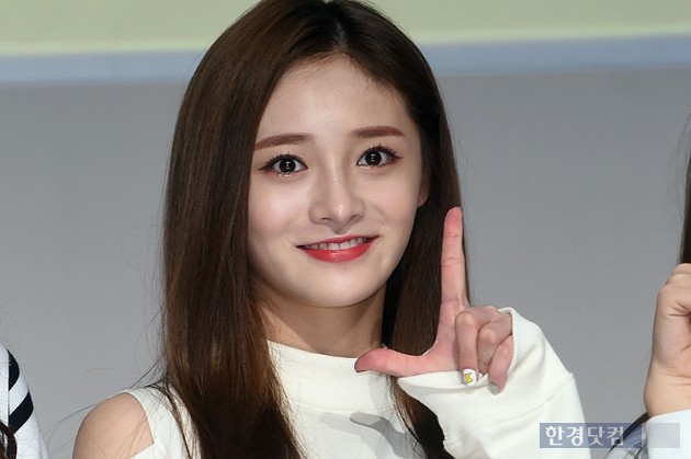 [HEI포토] 아이오아이 주결경, 'V라인 얼굴'