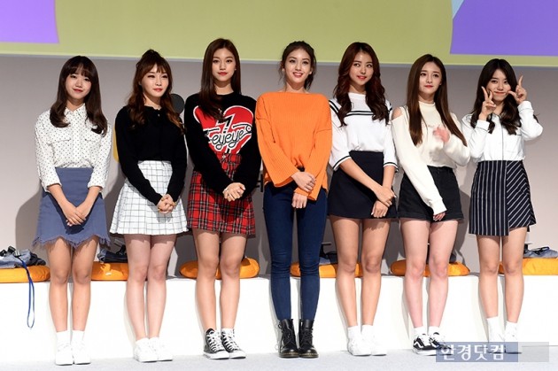 [HEI포토] 아이오아이, '사복 패션도 센스있어요~'