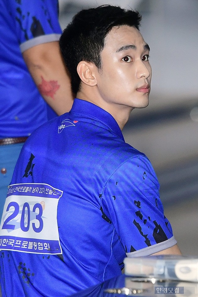 [HEI포토] 김수현, '유니폼도 화보처럼~'