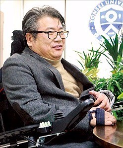 신전동휠체어 개발한 장애인 교수, 세계 첫 사이보그 대회 출전한다