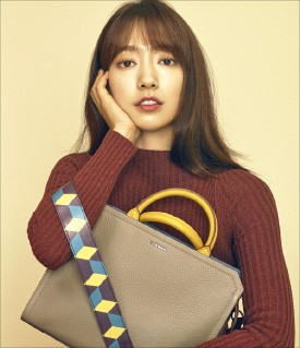 '박신혜 백' 입소문에…두 달 만에 완판