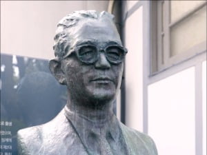 1960년 내각제 시행…집권 민주당 내분 격화, 10개월 동안 데모 2000여건…혼란과 무질서