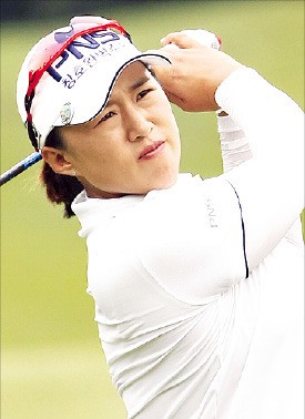 양희영, 8언더파 '폭풍샷'…LPGA 시즌 첫승 시동