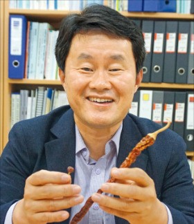 강병철 교수 "매년 로열티만 200억 '줄줄'…종자주권 되찾아야죠"