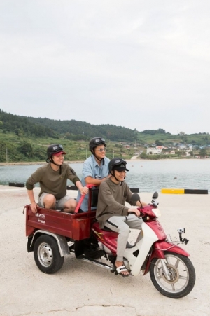 &#39;삼시세끼&#39; 에릭-윤균상-이서진, 오토바이 탄 채 &#39;해맑은 미소&#39;