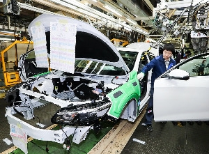 "신형 말리부 덕에…잔업 늘고 저녁·주말도 없어요"