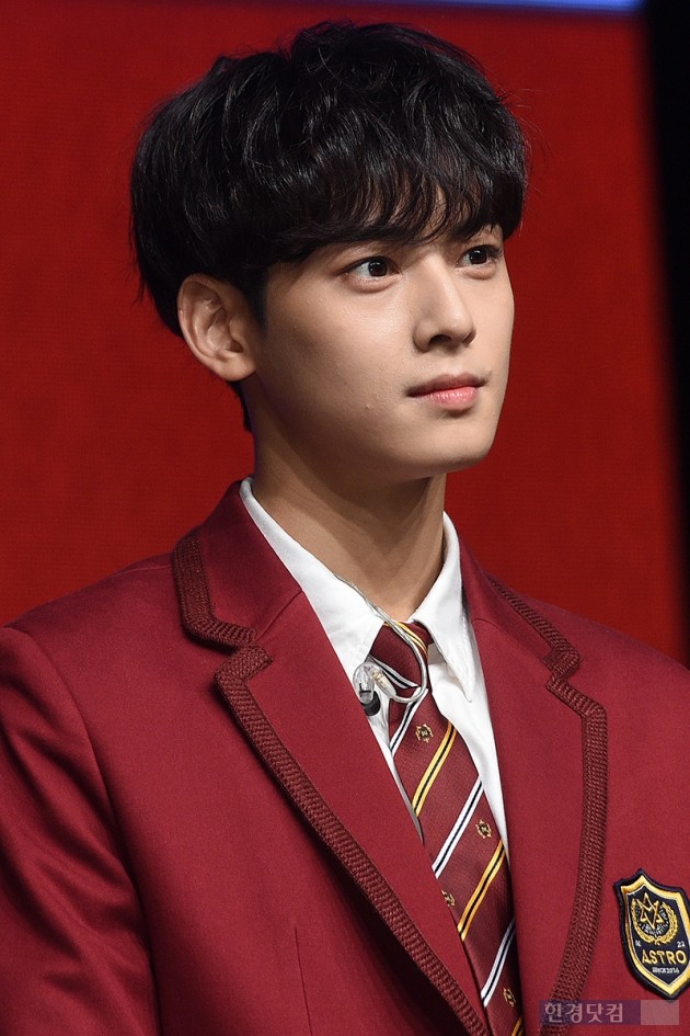 [HEI포토] 아스트로 차은우, '남자가 봐도 잘생겼네'