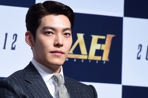  김우빈, '감탄 나오는 멋진 모습'