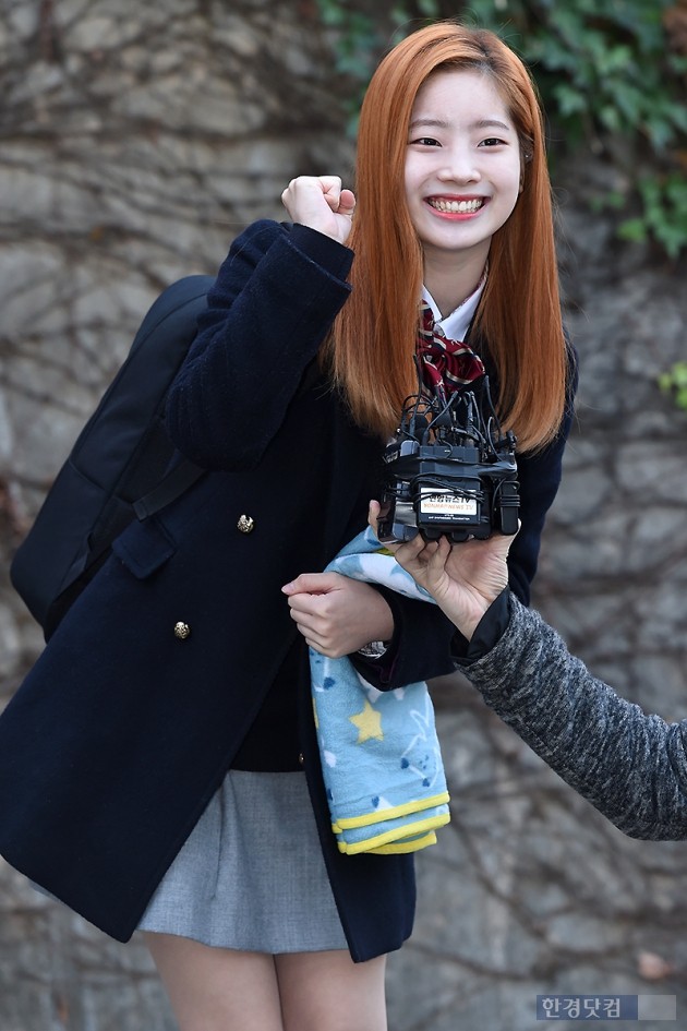 [HEI포토] 트와이스 다현, '주먹쥐고 깜찍하게 화이팅~'