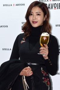  정인영, '맥주 한 잔 하실래요~'