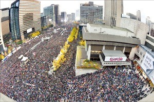 "촛불집회 고마워"…광화문 일대 숙박 동났다