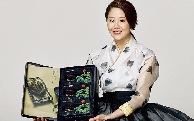 홍삼을 통째로 갈아 만드는 ‘참다한 홍삼’ 광고모델인 배우 고현정 씨가 제품을 소개하고 있다. 
