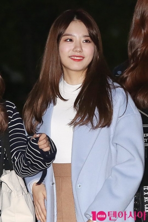 [TEN PHOTO] 아이오아이 김소혜 &#39;언제 봐도 꽃미모&#39;