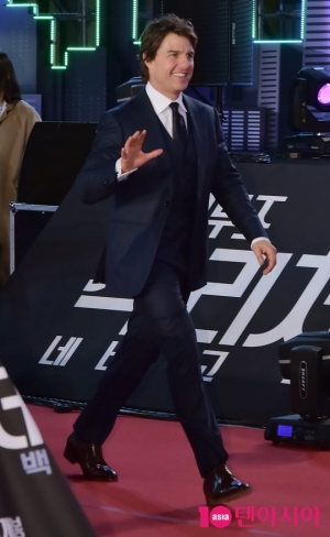 [TEN PHOTO]톰 크루즈 &#39;할리우드 스타의 완벽한 수트핏&#39;