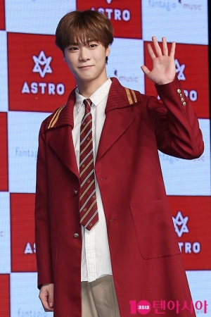 [TEN PHOTO] 아스트로 문빈 &#39;여심 괜찮아요?&#39;