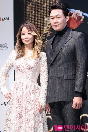 [TEN PHOTO] 이은진-박성웅 &#39;잘 어울리는 커플&#39;
