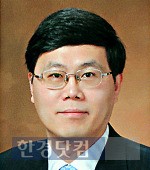 한국공법학회 차기회장으로 선출된 김유환 이화여대 교수.